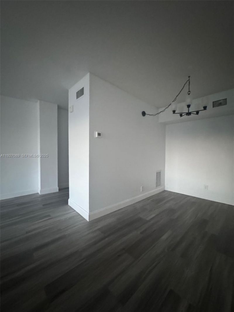 1881 Middle River Dr, Unit 307, Fort Lauderdale, FL 33305 Photo