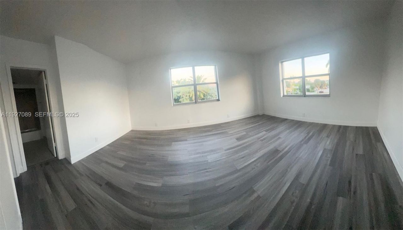 1881 Middle River Dr, Unit 307, Fort Lauderdale, FL 33305 Photo