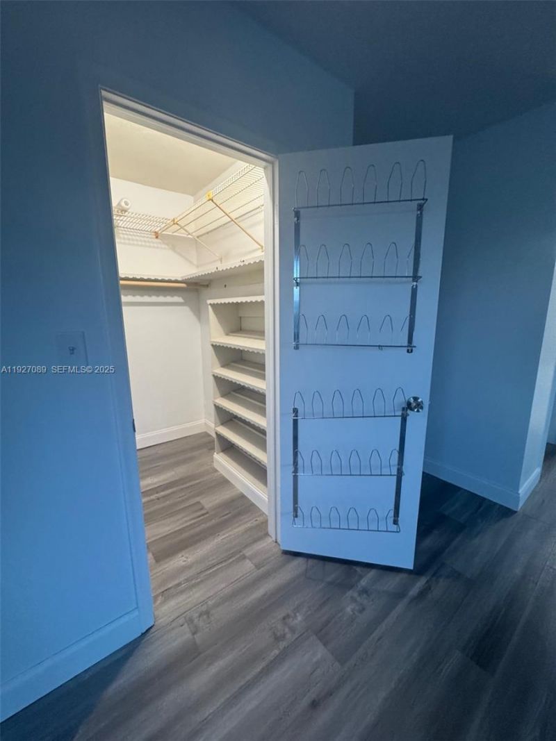 1881 Middle River Dr, Unit 307, Fort Lauderdale, FL 33305 Photo