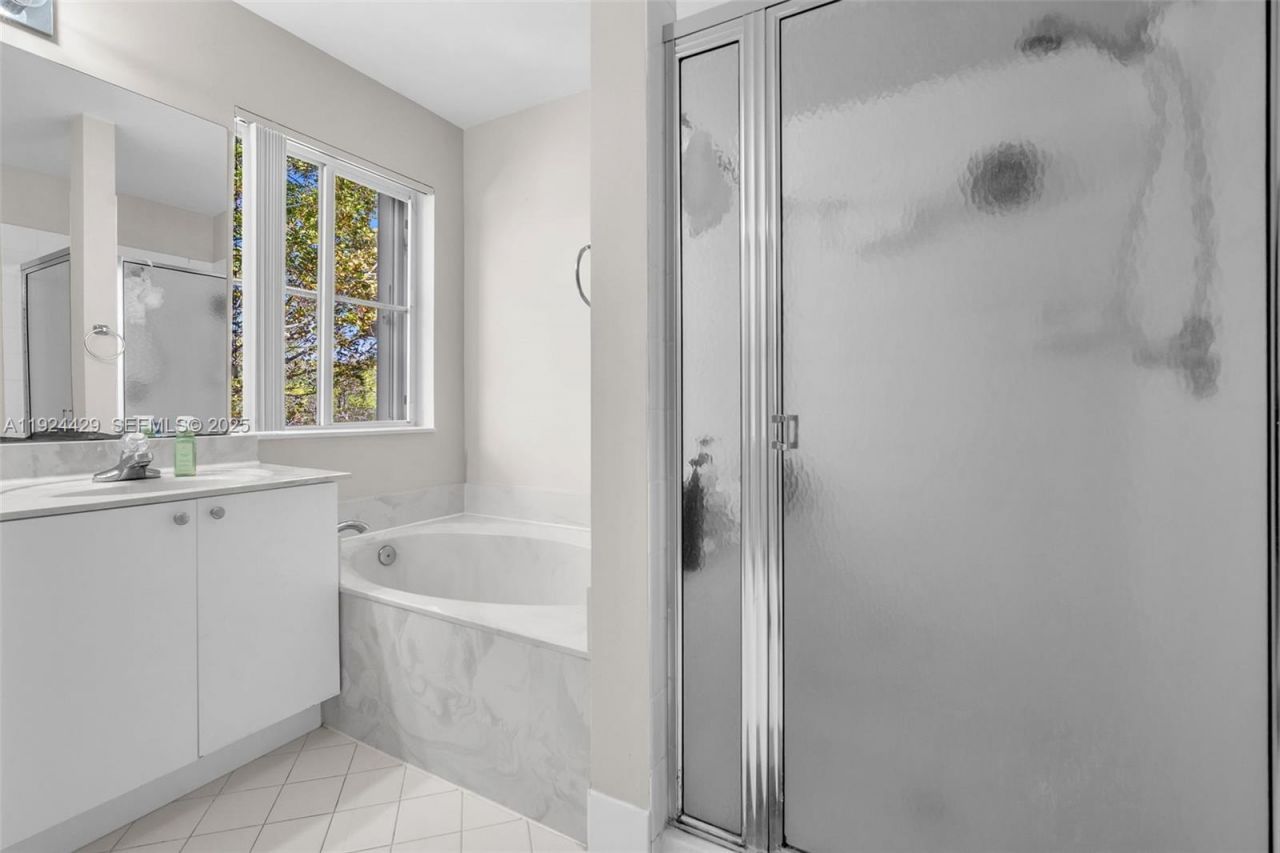 1058 Tupelo Way, Weston, FL 33327 Photo