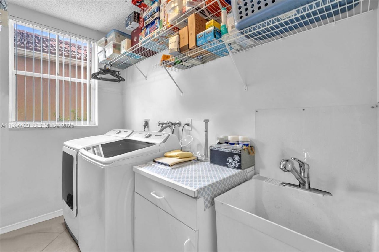 1058 Tupelo Way, Weston, FL 33327 Photo