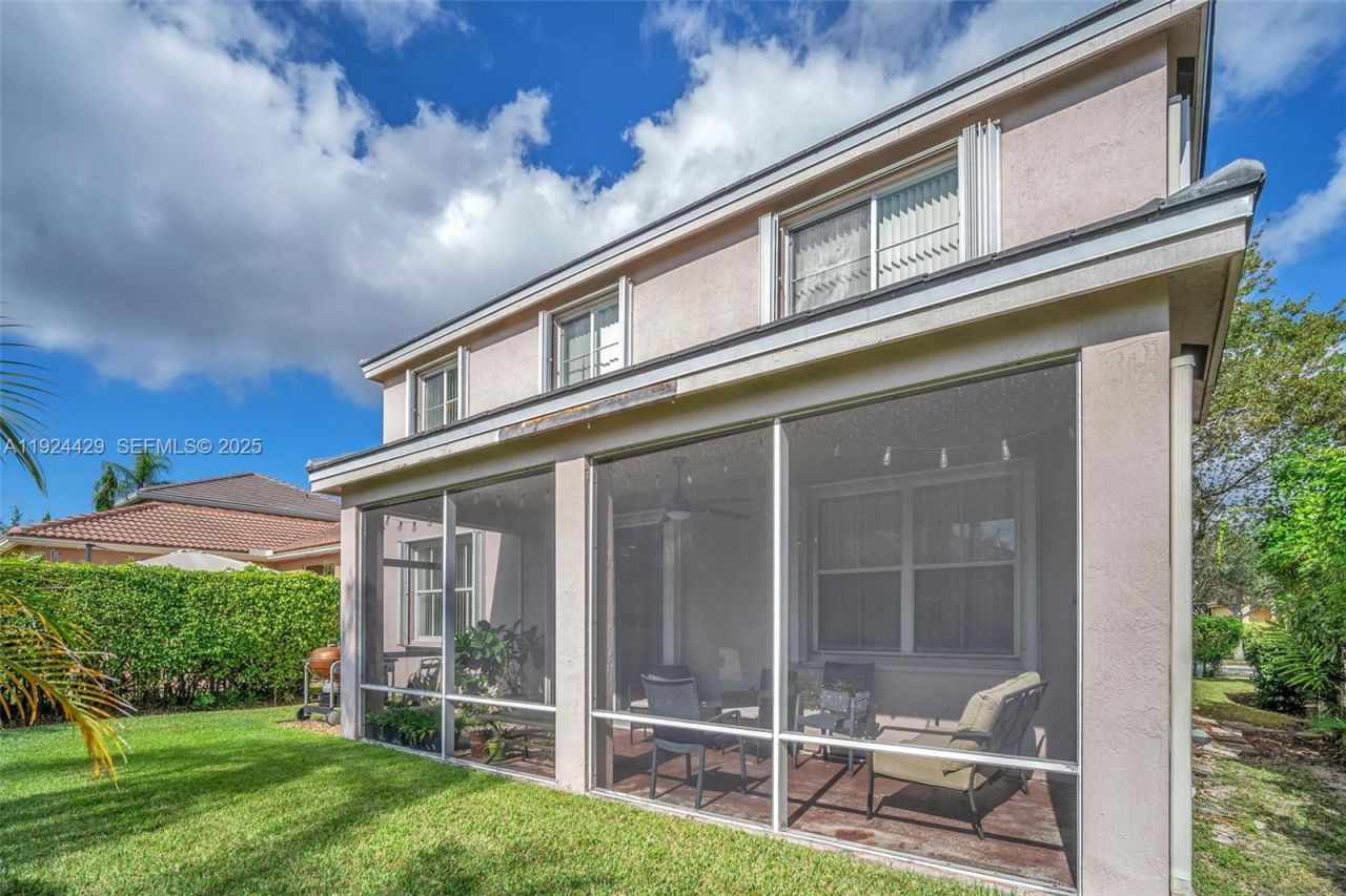 1058 Tupelo Way, Weston, FL 33327 Photo