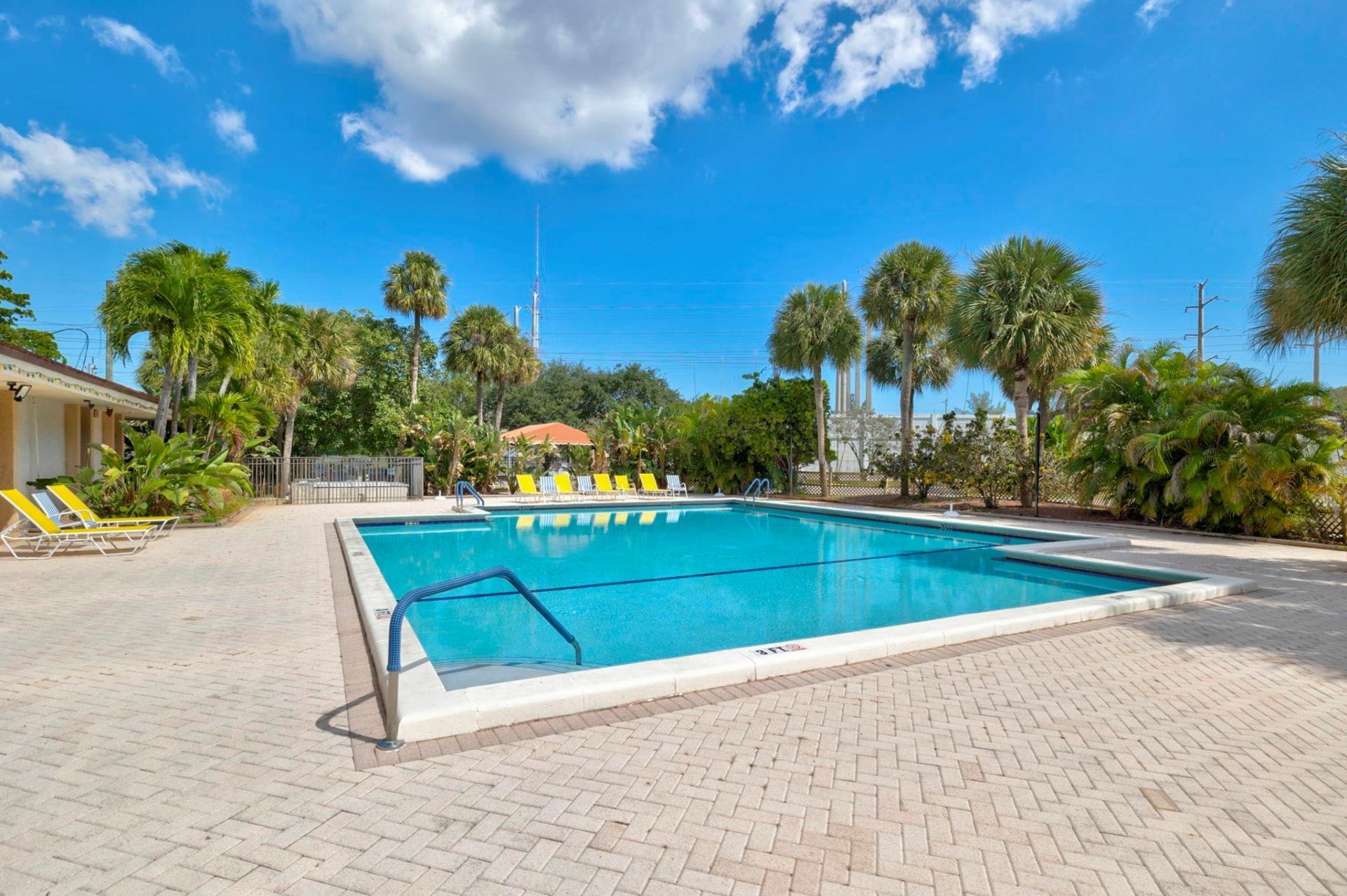 5570 NW 44th St, Unit 518A, Tamarac, FL 33319 Photo