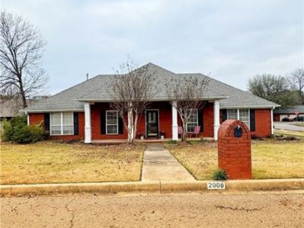 2008 W 8th Street, Russellville, AR 72801