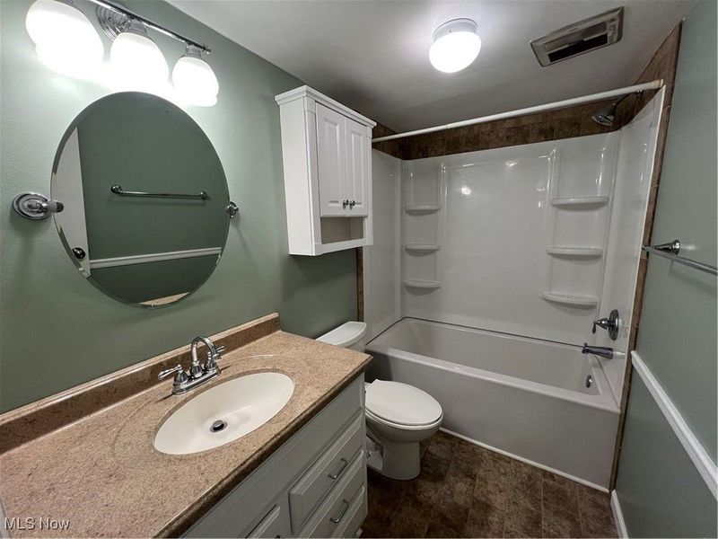 6910 Carriage Hill Drive, Unit 104, Brecksville, OH 44141 Photo 11