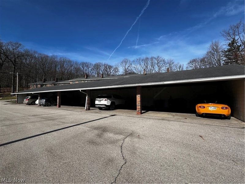 6910 Carriage Hill Drive, Unit 104, Brecksville, OH 44141 Photo 19