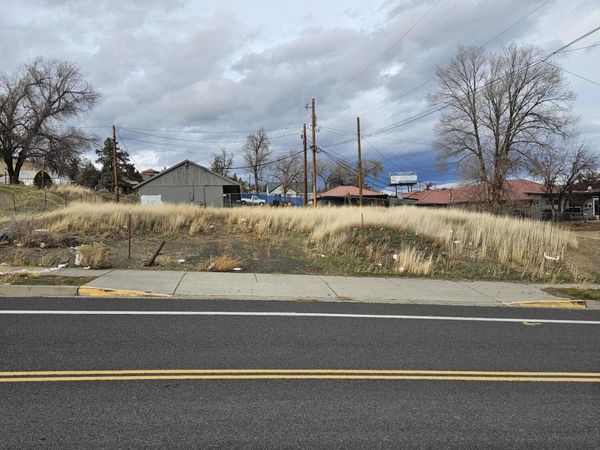 2200 NW Poplar Street, Madras, OR 97741