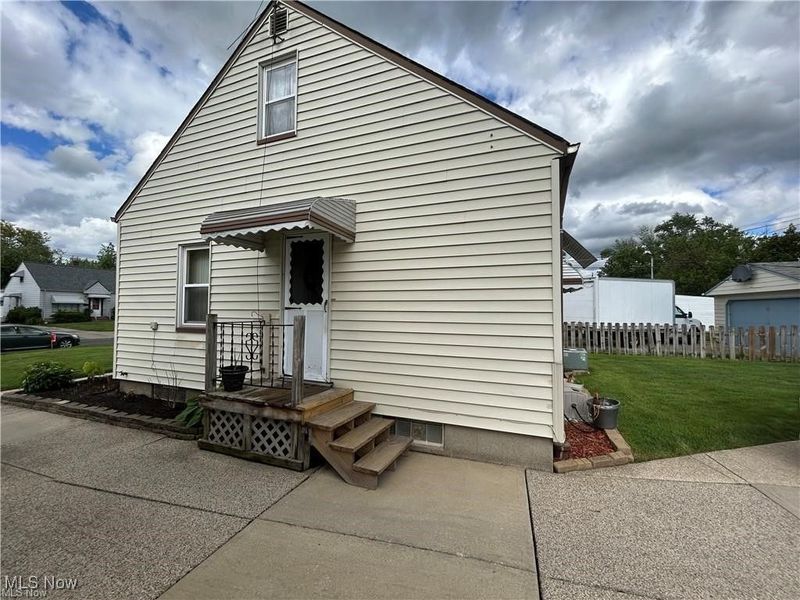 13206 Shady Oak Boulevard, Cleveland, OH 44125 Photo 2