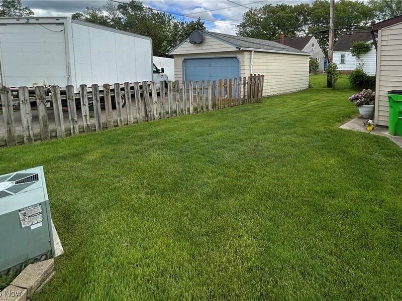 13206 Shady Oak Boulevard, Cleveland, OH 44125 Photo 3