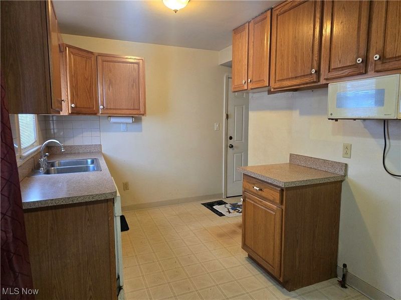 13206 Shady Oak Boulevard, Cleveland, OH 44125 Photo 4