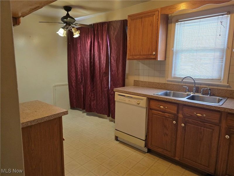 13206 Shady Oak Boulevard, Cleveland, OH 44125 Photo 5