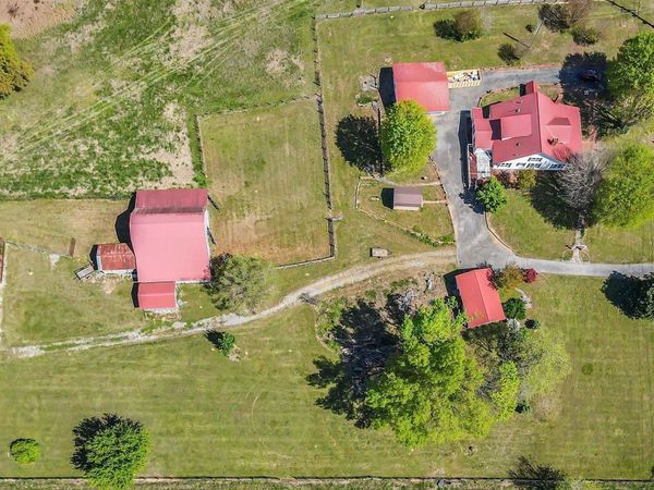 63 Old Huntsville Rd, Fayetteville, TN 37334