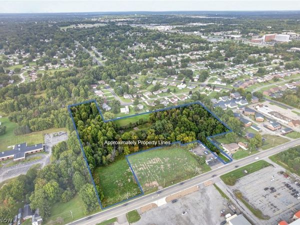1242 W western reserve Road, Boardman, OH 44512