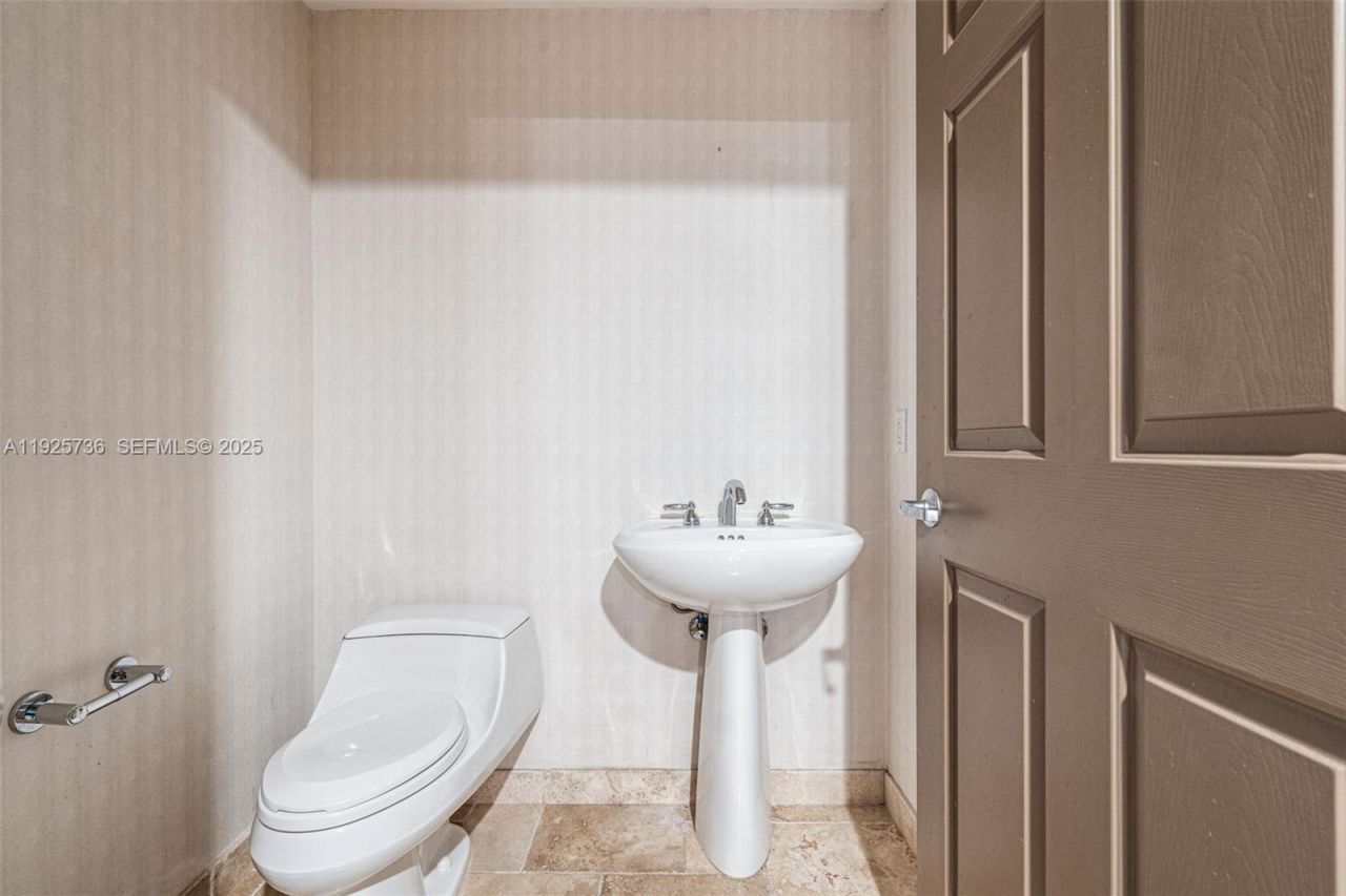 1819 SE 17th St, Unit 603, Fort Lauderdale, FL 33316 Photo