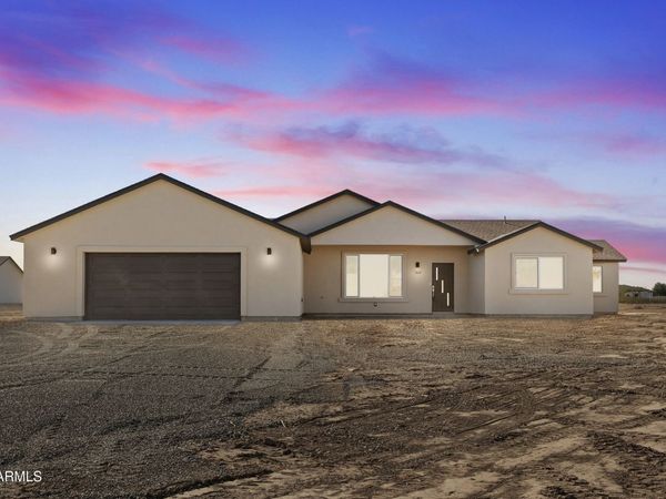 1610 N 431st Avenue, Tonopah, AZ 85354
