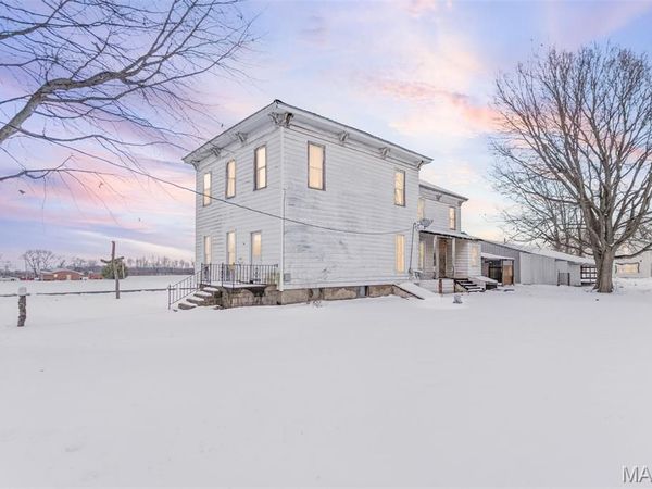 102 N 4th Street, Carrollton, IL 62016