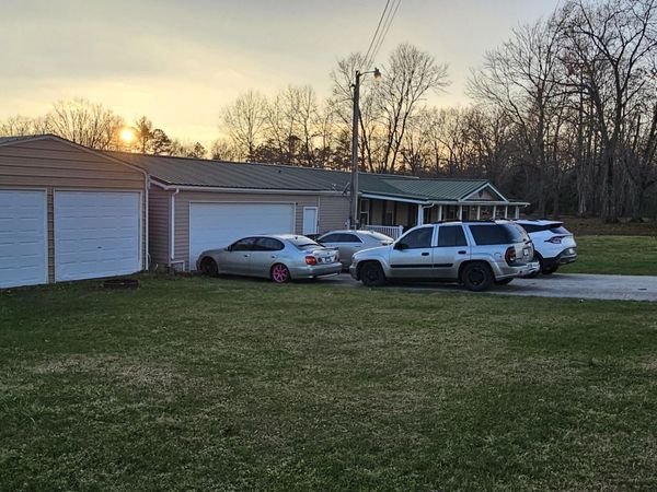 1679 Kingtown Rd, Winfield, TN 37892