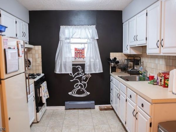 37 Espy Rd, Caldwell, NJ 07006