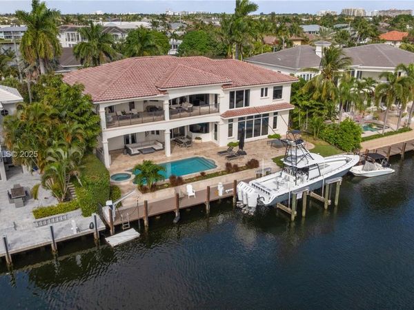 2320 NE 34th Ct, Lighthouse Point, FL 33064