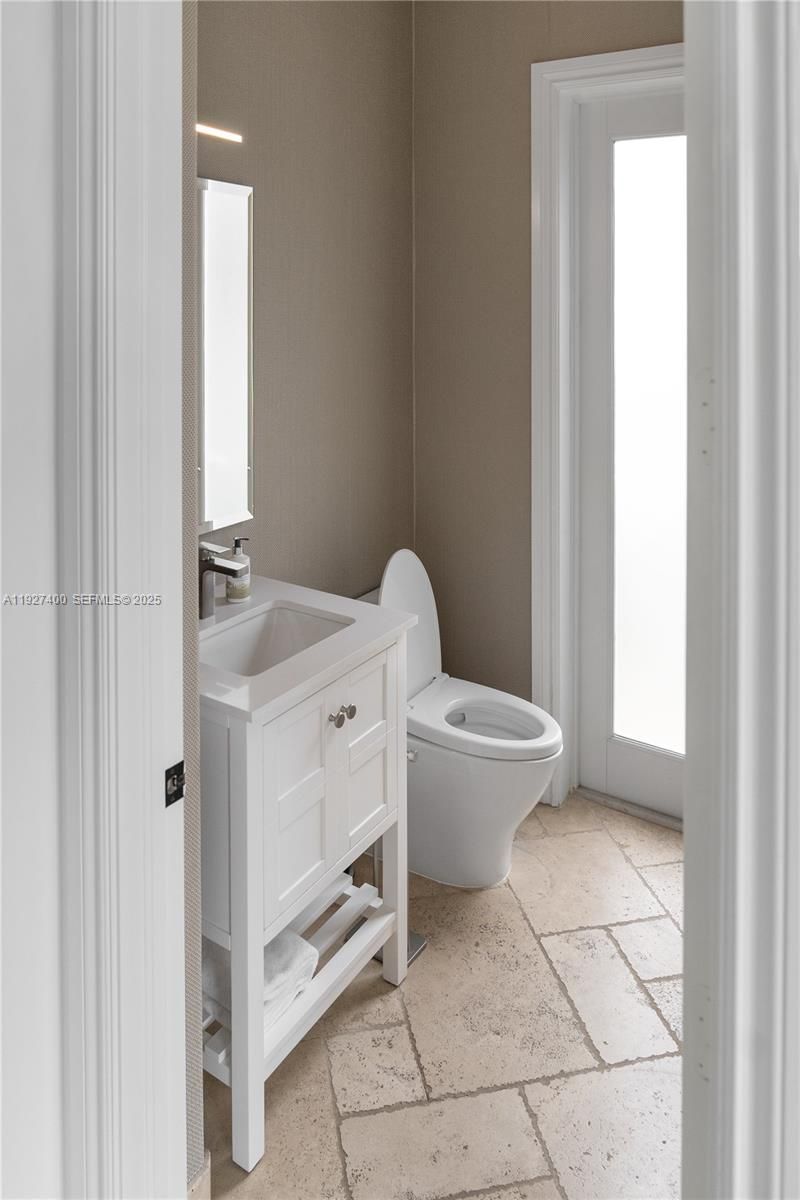 2320 NE 34th Ct, Lighthouse Point, FL 33064 Photo