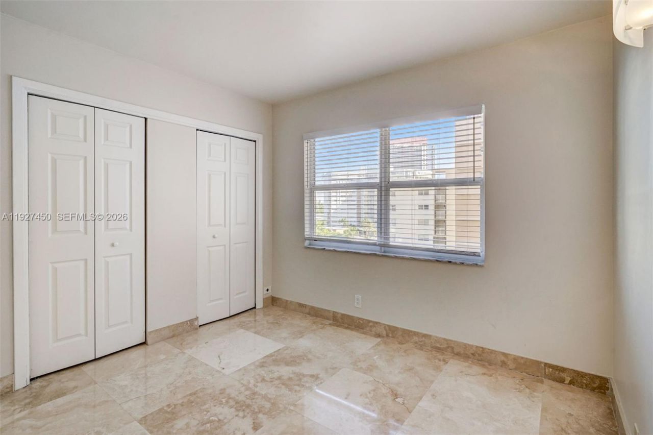 121 Golden Isles Dr, Unit 607, Hallandale Beach, FL 33009 Photo