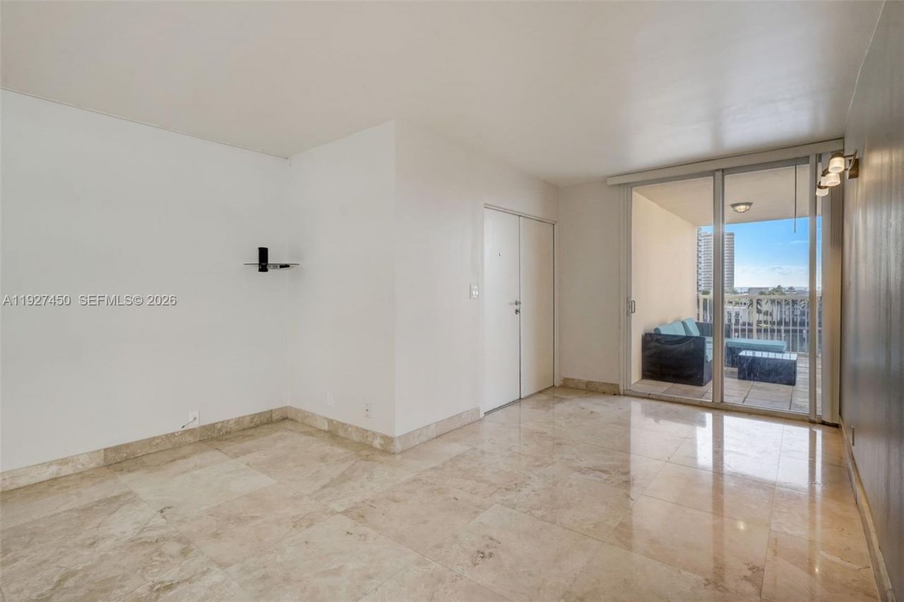 121 Golden Isles Dr, Unit 607, Hallandale Beach, FL 33009 Photo