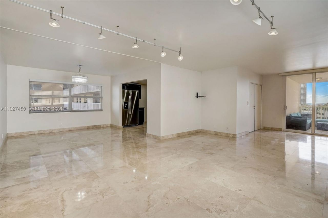 121 Golden Isles Dr, Unit 607, Hallandale Beach, FL 33009 Photo