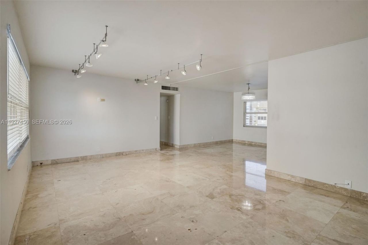 121 Golden Isles Dr, Unit 607, Hallandale Beach, FL 33009 Photo