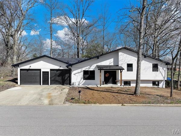 436 N Olive Street, Trenton, IL 62293