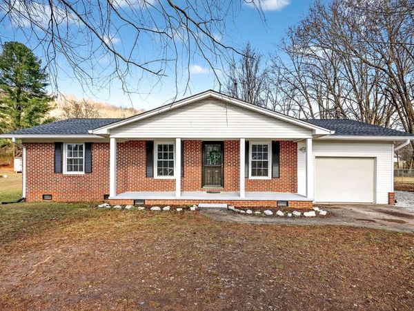 396 Jefferson Ave, Sparta, TN 38583
