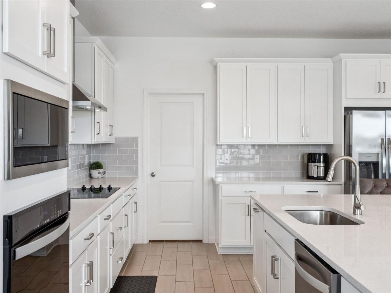 591 Via Bella Court, Howey in the Hills, FL 34737 Photo