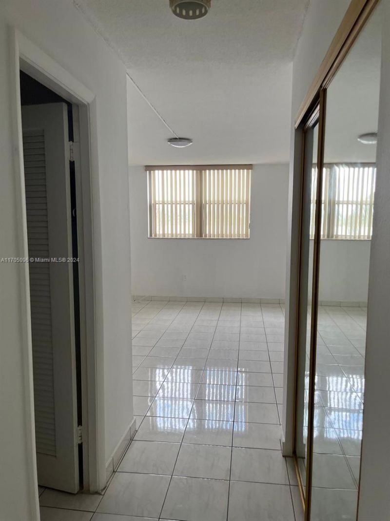 1075 NE Miami Gardens Dr, Unit 205, Miami, FL 33179 Photo