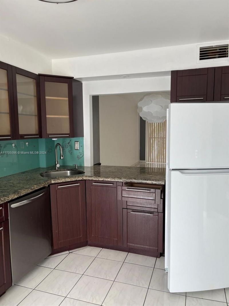 1075 NE Miami Gardens Dr, Unit 205, Miami, FL 33179 Photo