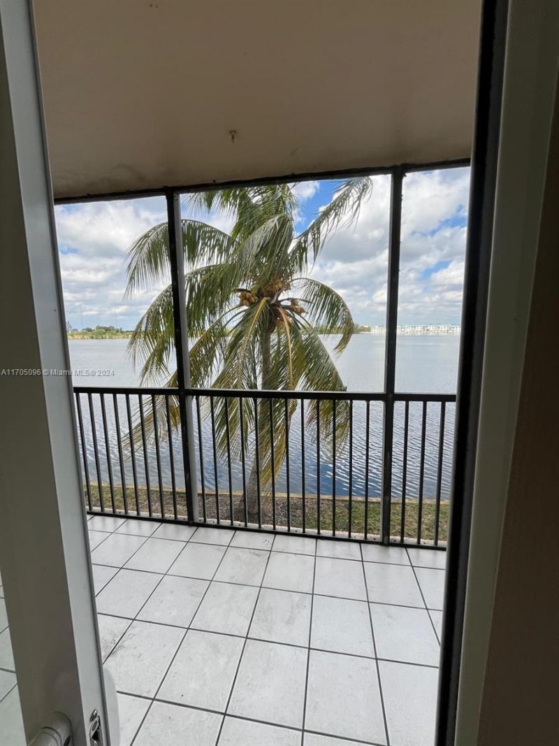 1075 NE Miami Gardens Dr, Unit 205, Miami, FL 33179 Photo