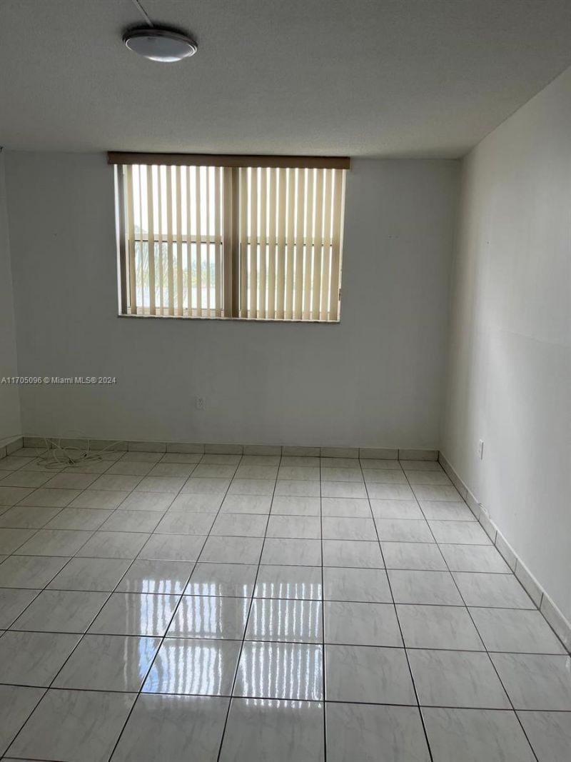 1075 NE Miami Gardens Dr, Unit 205, Miami, FL 33179 Photo