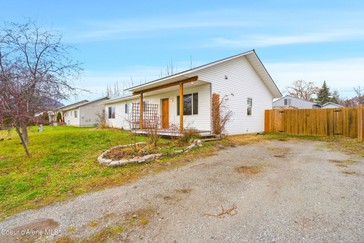 71 Schissler Ln, Kootenai, ID 83840 Main Photo