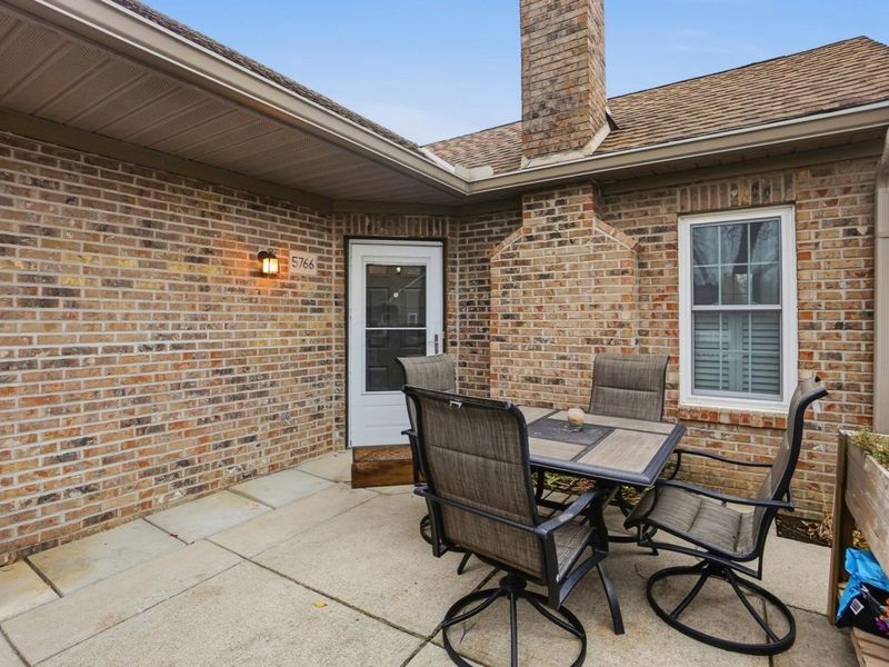 5766 Willow Lake Drive, Grove City, OH 43123 Photo 2