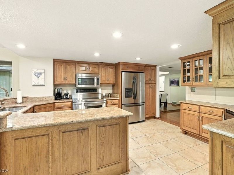 2180 Stone Creek Trail, Cuyahoga Falls, OH 44223 Photo 19