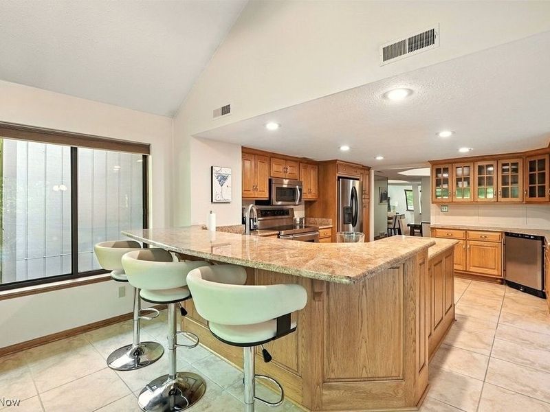 2180 Stone Creek Trail, Cuyahoga Falls, OH 44223 Photo 22