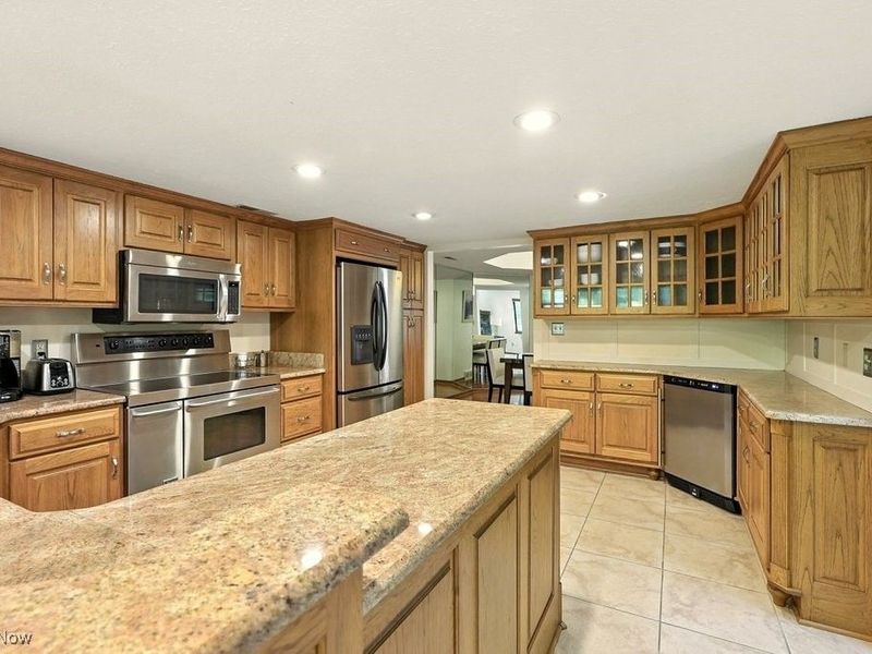 2180 Stone Creek Trail, Cuyahoga Falls, OH 44223 Photo 27