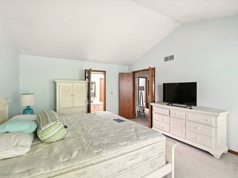 2180 Stone Creek Trail, Cuyahoga Falls, OH 44223 Photo 46