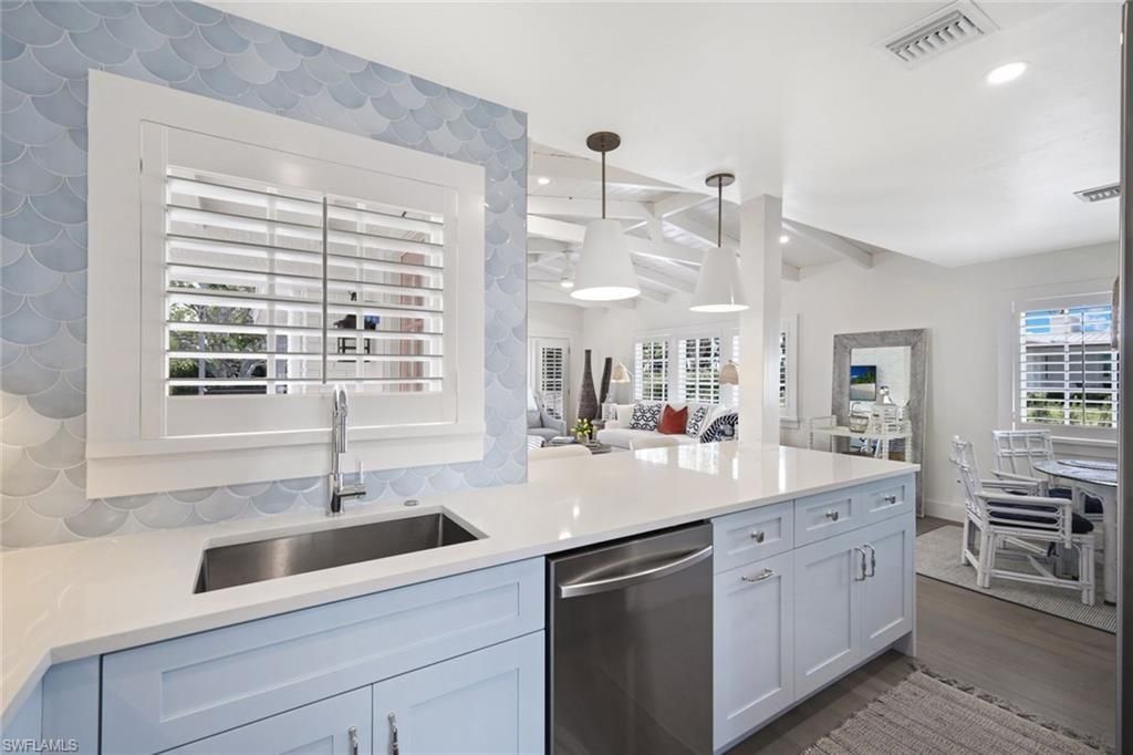 47 8th Ave S, Naples, FL 34102 Photo