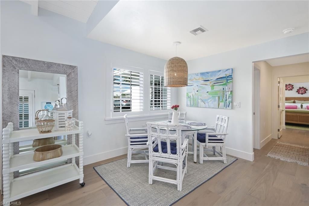 47 8th Ave S, Naples, FL 34102 Photo