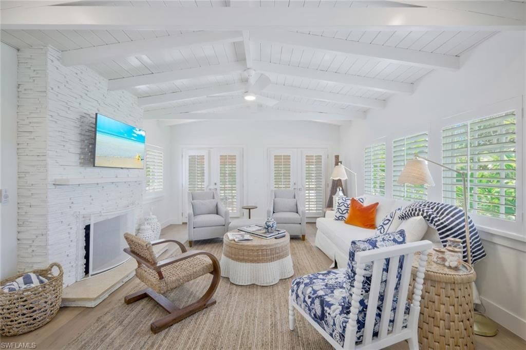 47 8th Ave S, Naples, FL 34102 Photo