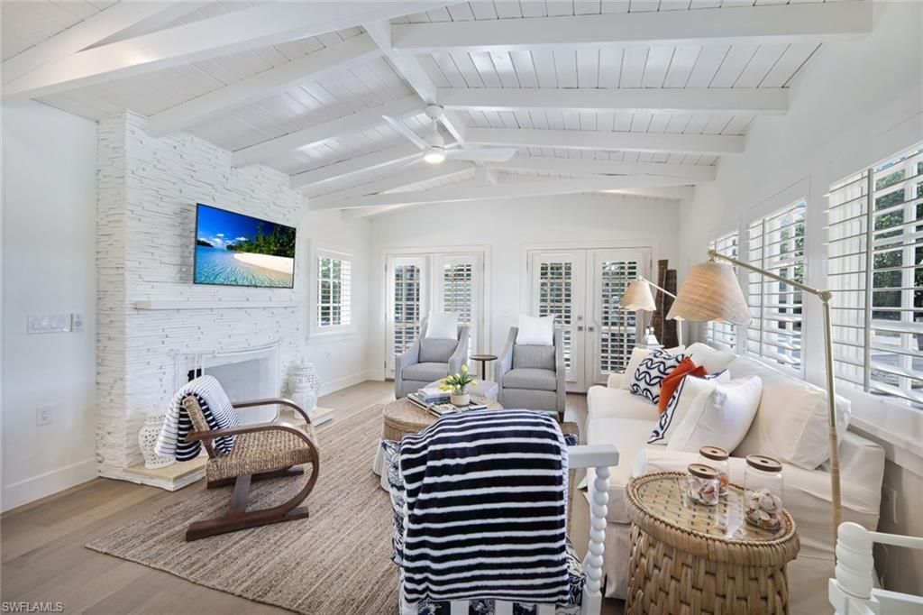 47 8th Ave S, Naples, FL 34102 Photo