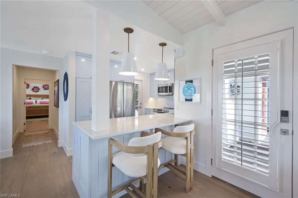 47 8th Ave S, Naples, FL 34102 Photo