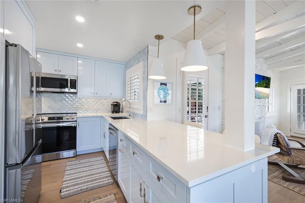 47 8th Ave S, Naples, FL 34102 Photo