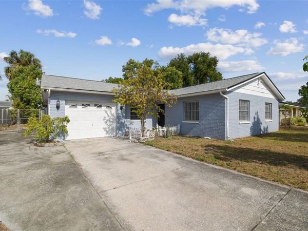 2311 FERN CIRCLE, TAMPA, FL 33604