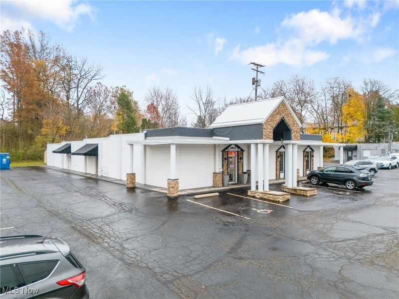 1922 Whipple Avenue NW, Canton, OH 44708 Photo 3