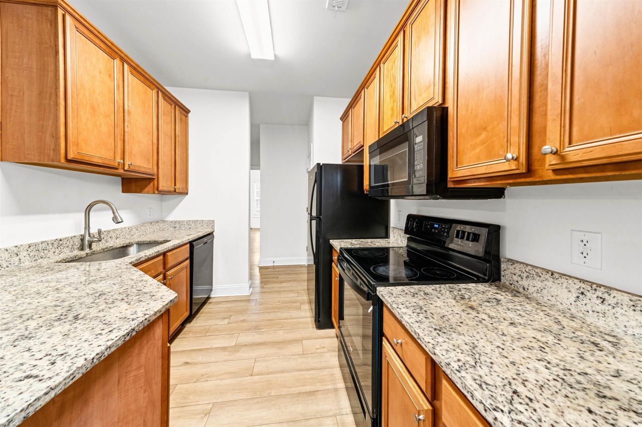 2025 Silvercrest Dr. Photo 10